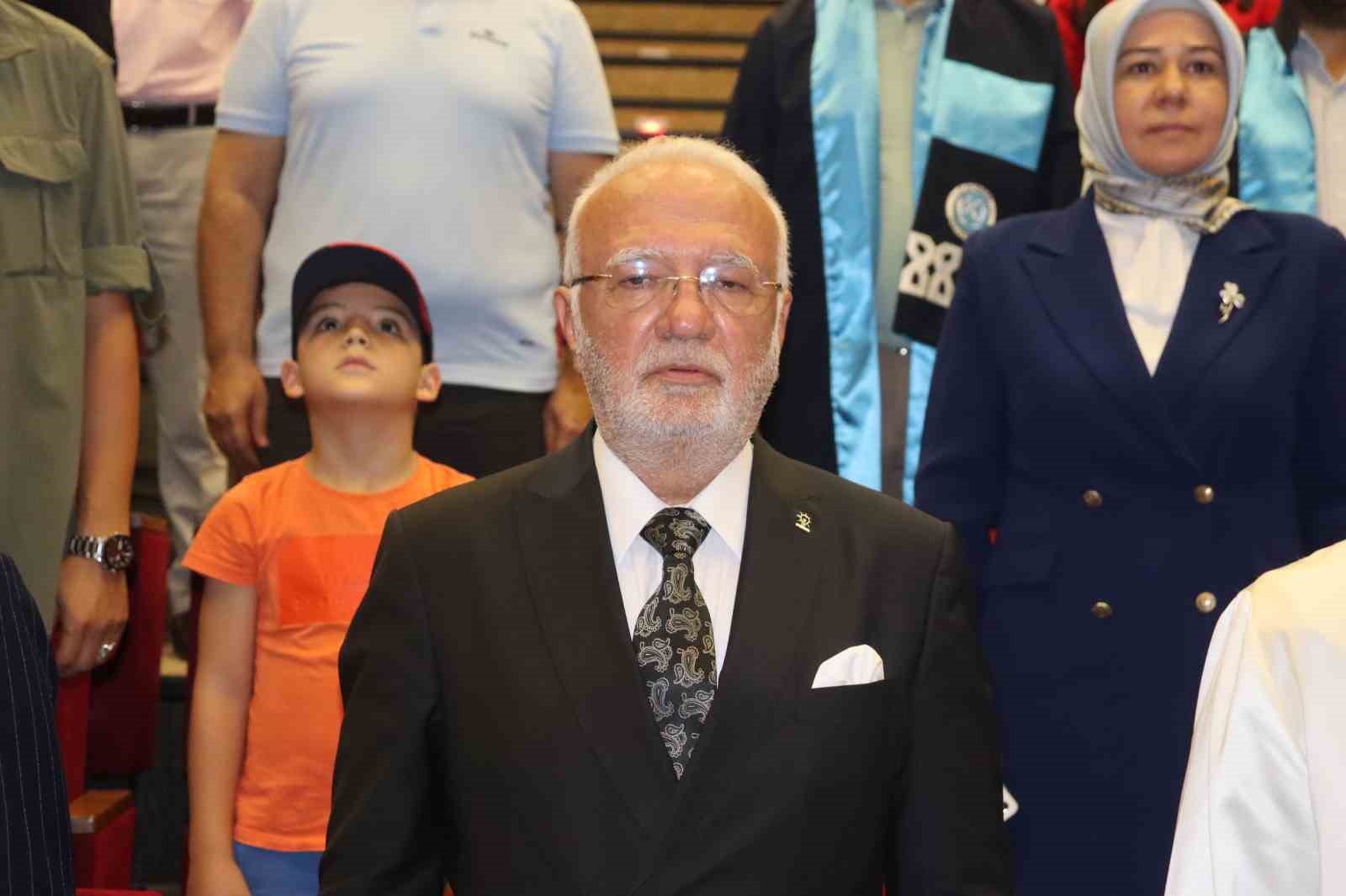 Elitaş’a fahri doktora verildi 