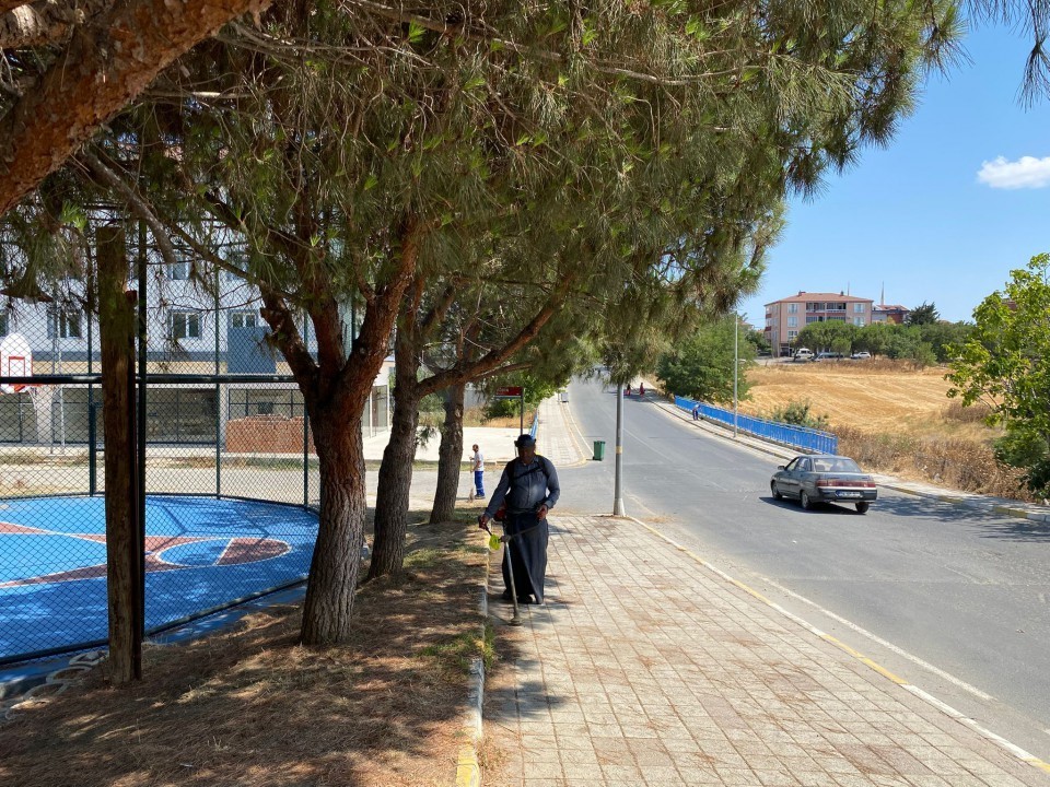 Silivri Belediyesi’nden yangınlara karşı önlem: Ot biçme ve temizlik çalışmaları yapıldı 