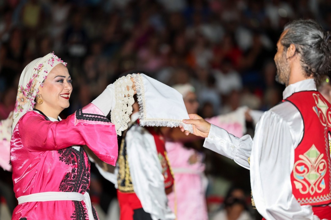 Uluslararası halk dansları gösterileri Silivri’de renkli görüntülere sahne oldu 