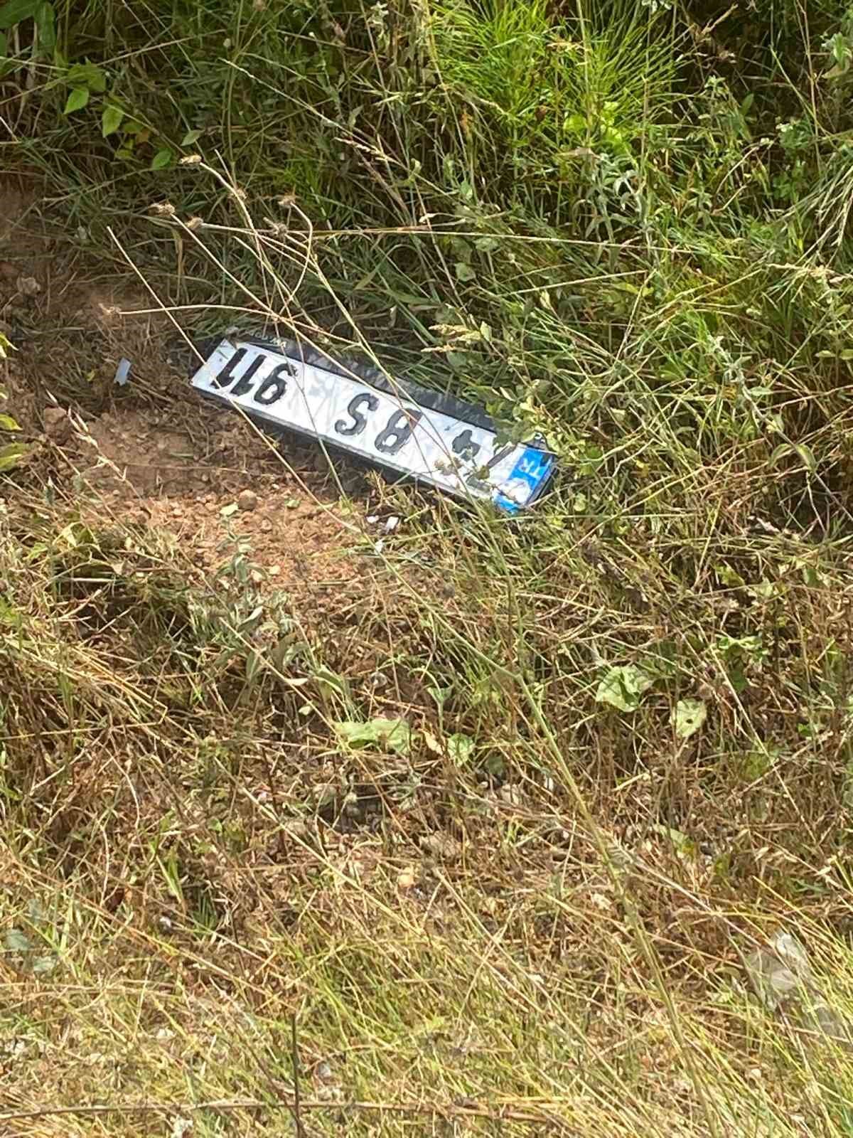 Bartın’da yoldan çıkan otomobil devrildi: 3 yaralı 