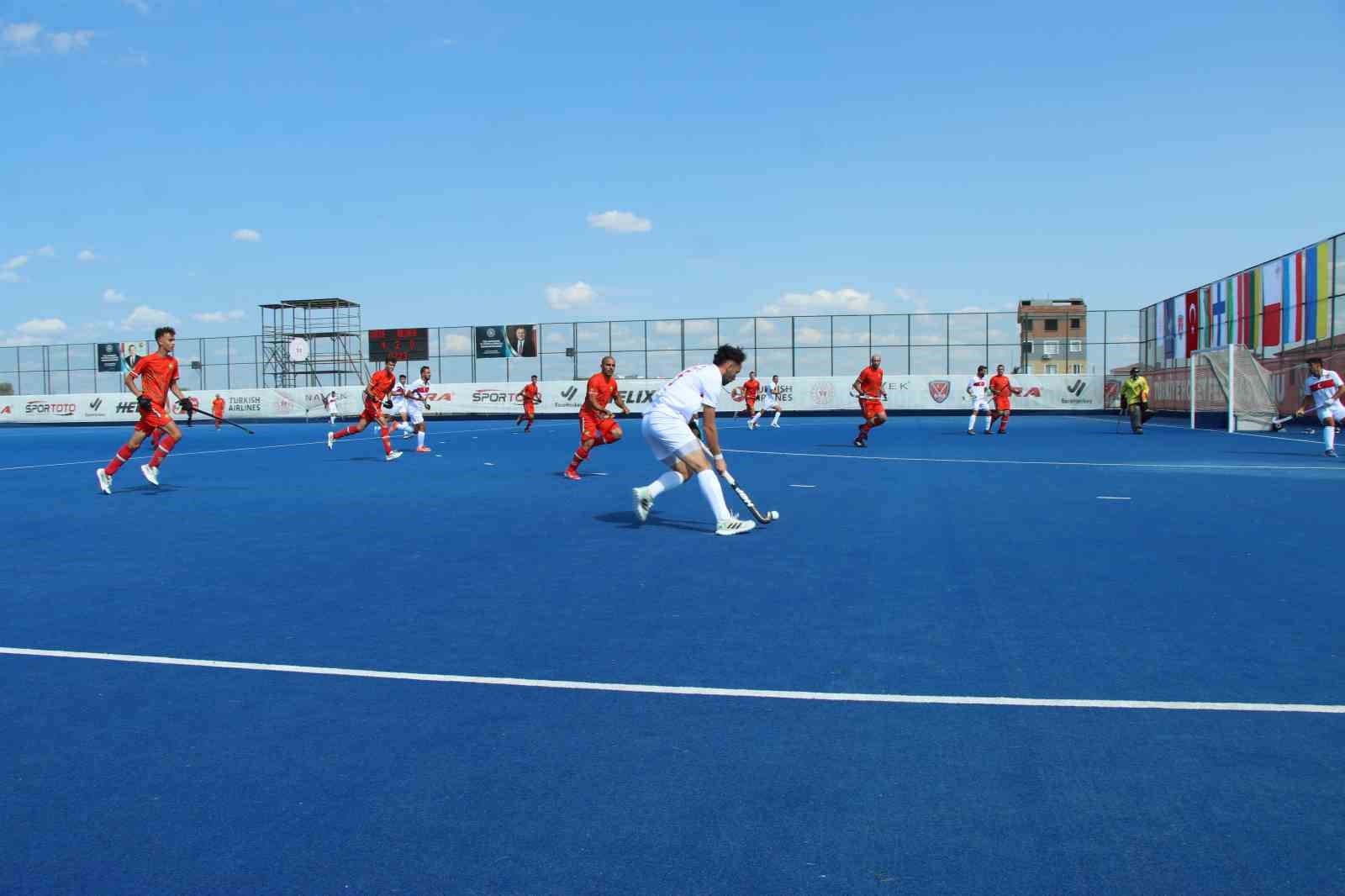 Kırklareli’nde Hokey Avrupa Şampiyonası nefes kesiyor 