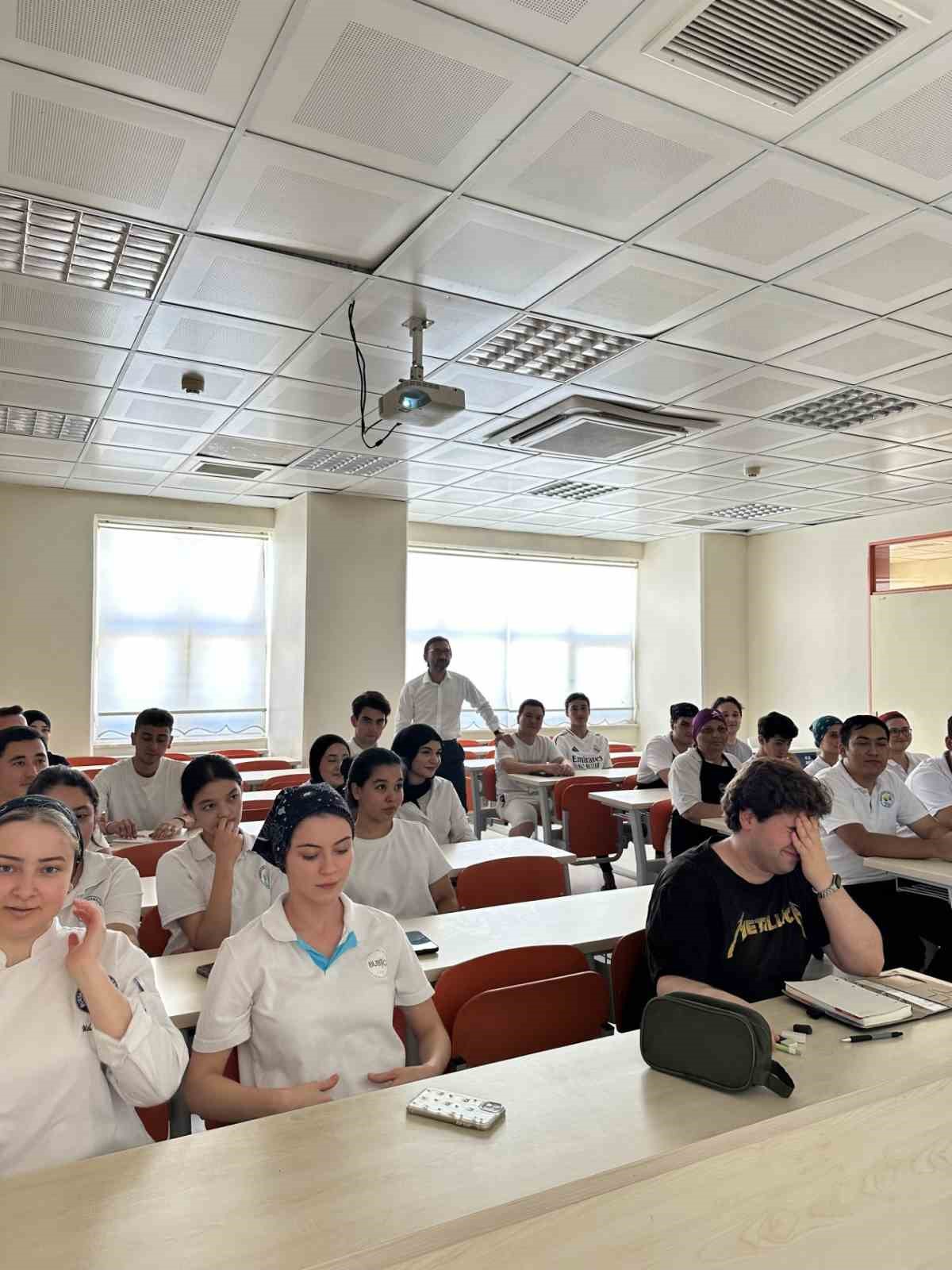 BUBYO Otelde staj gören öğrencilere İGS eğitimi 