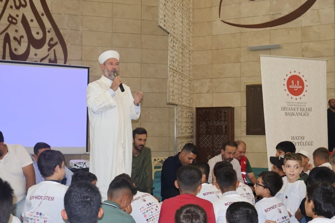 Hatay’da 1500 kuran kursu öğrencisi camide buluştu 