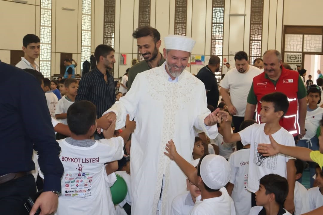 Hatay’da 1500 kuran kursu öğrencisi camide buluştu 