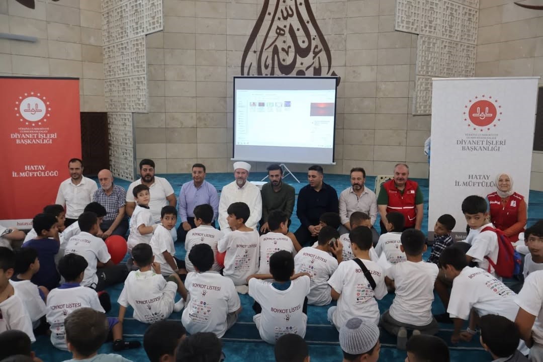 Hatay’da 1500 kuran kursu öğrencisi camide buluştu 