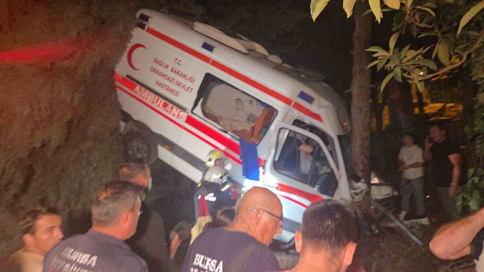 Ambulansın karıştığı kazadan acı haber 