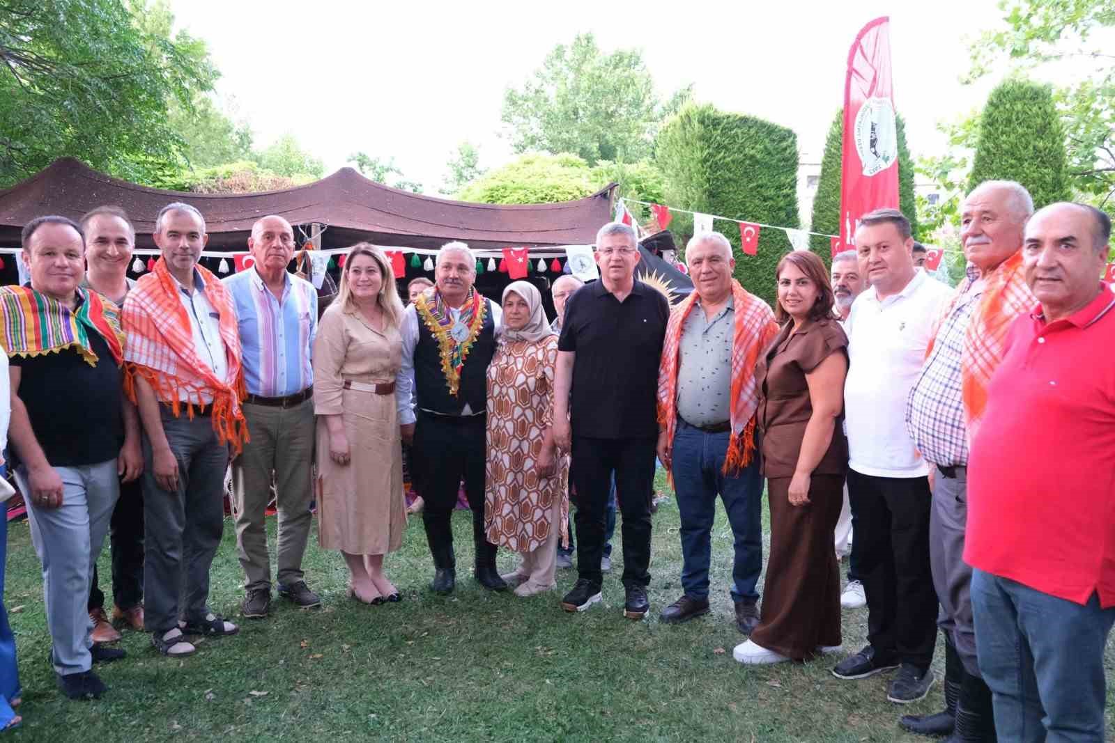 Yörüklerin develerde göçü Denizli’de canlandırıldı 