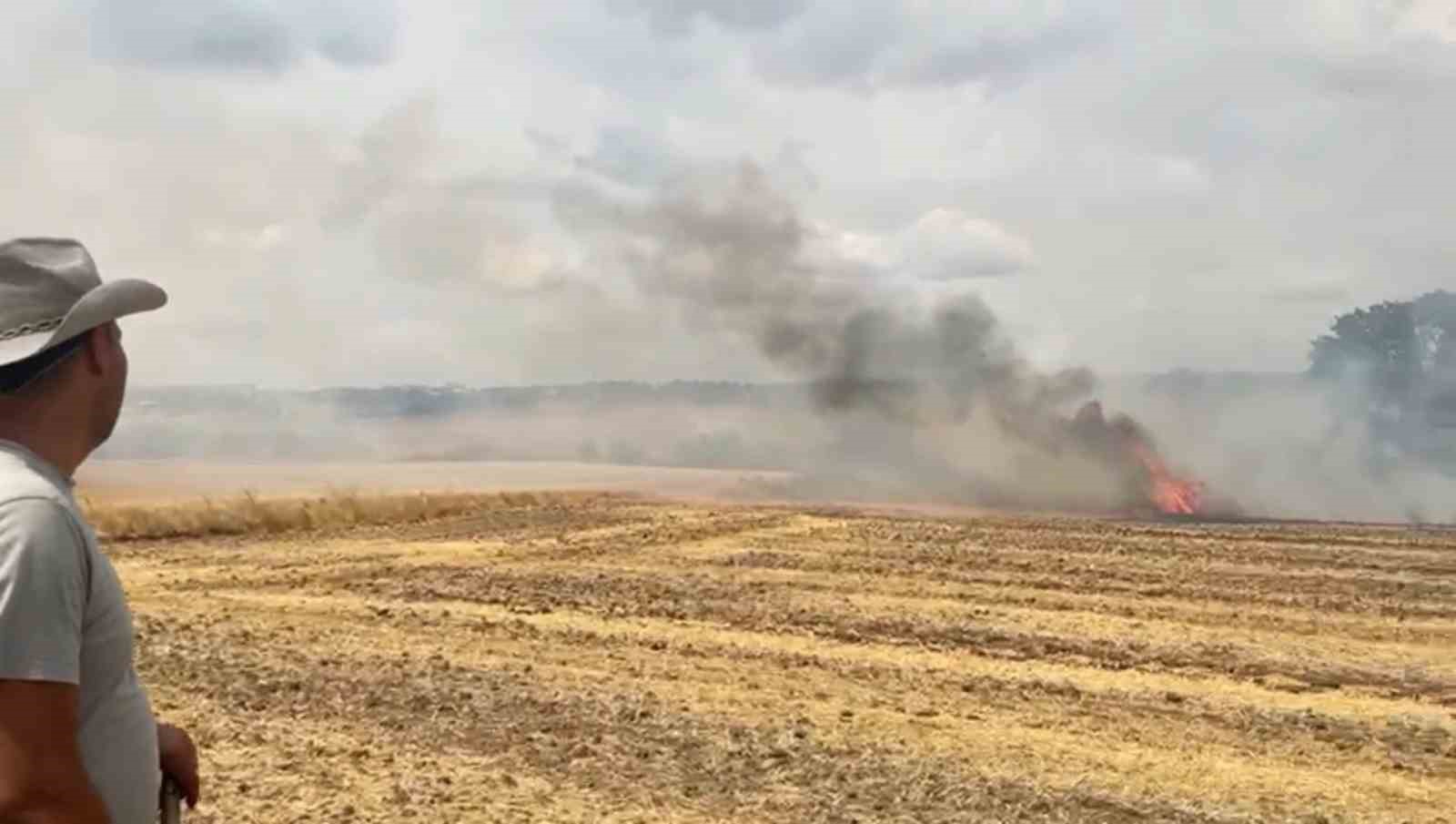 Tekirdağ’da çıkan yangın yerleşim alanlarını tehdit etti 