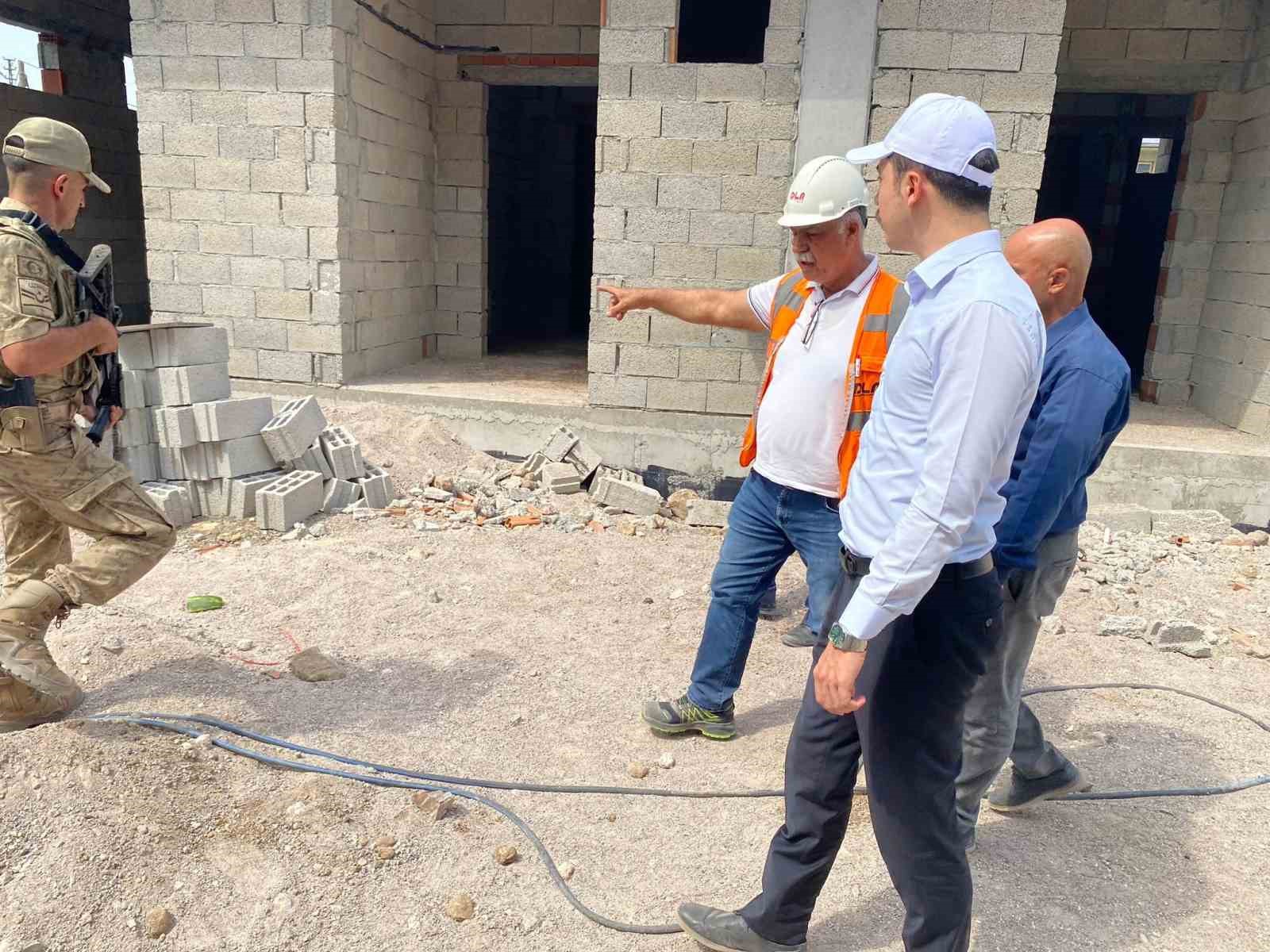 Digor’da Cami yapımı devam ediyor 