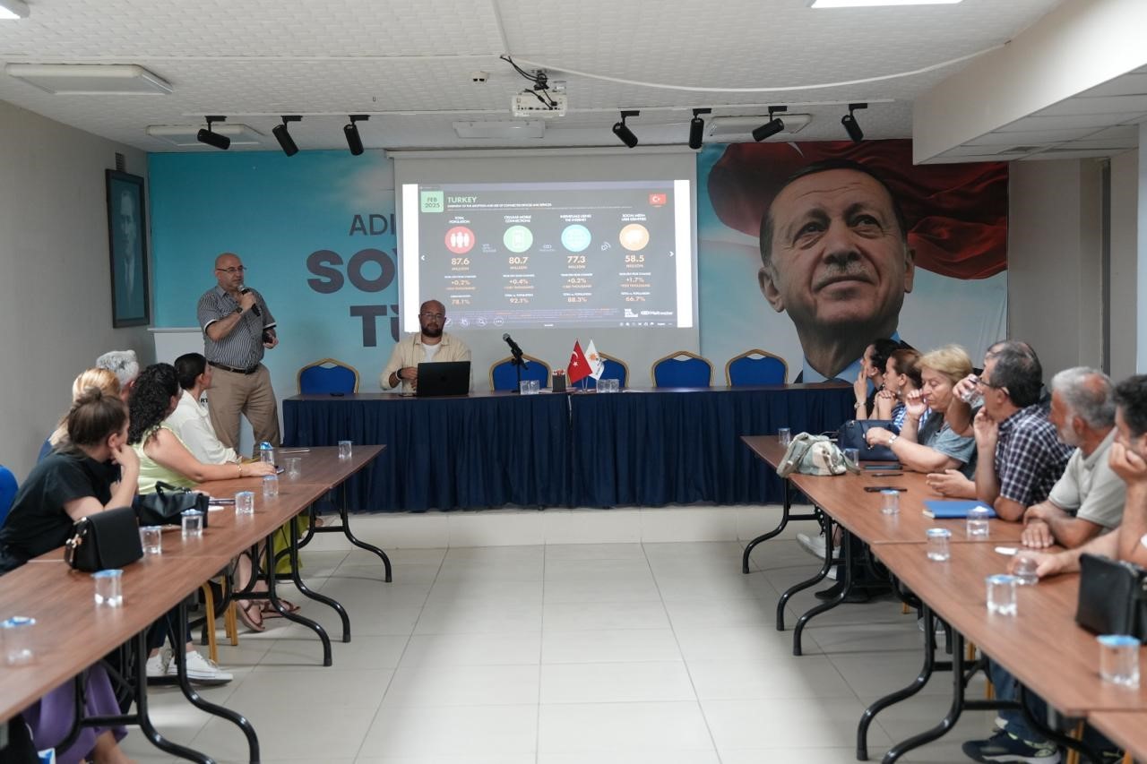 AK Parti İstanbul’dan sosyal medya eğitimi 