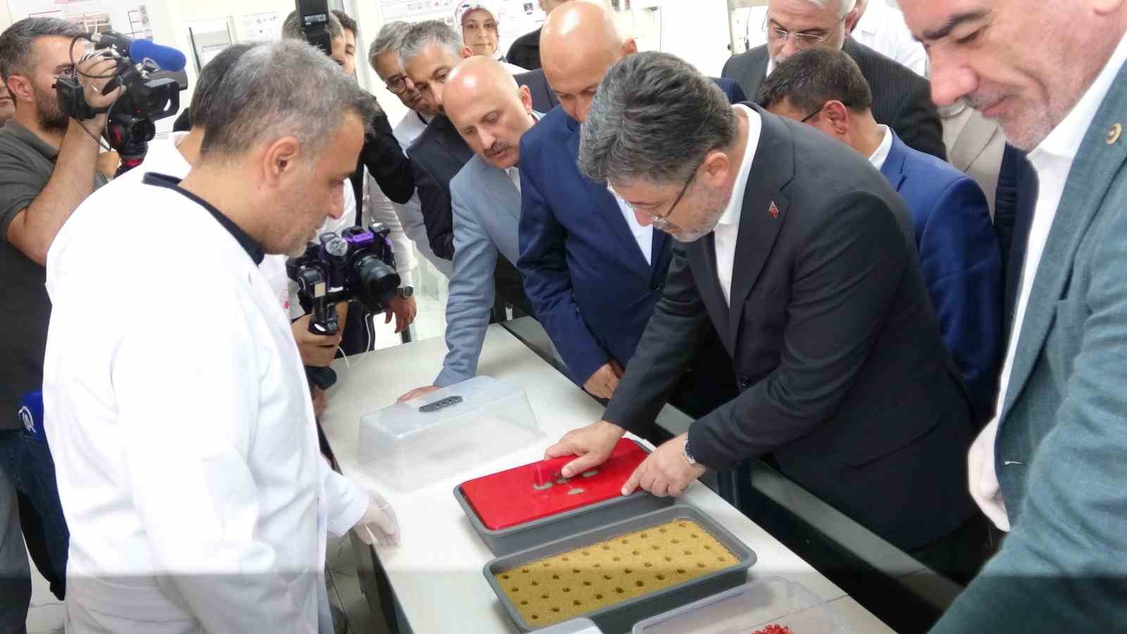 Bakan Yumaklı, Adıyaman Tohum Sertifikasyon Test Merkezi’nin açılışını yaptı 