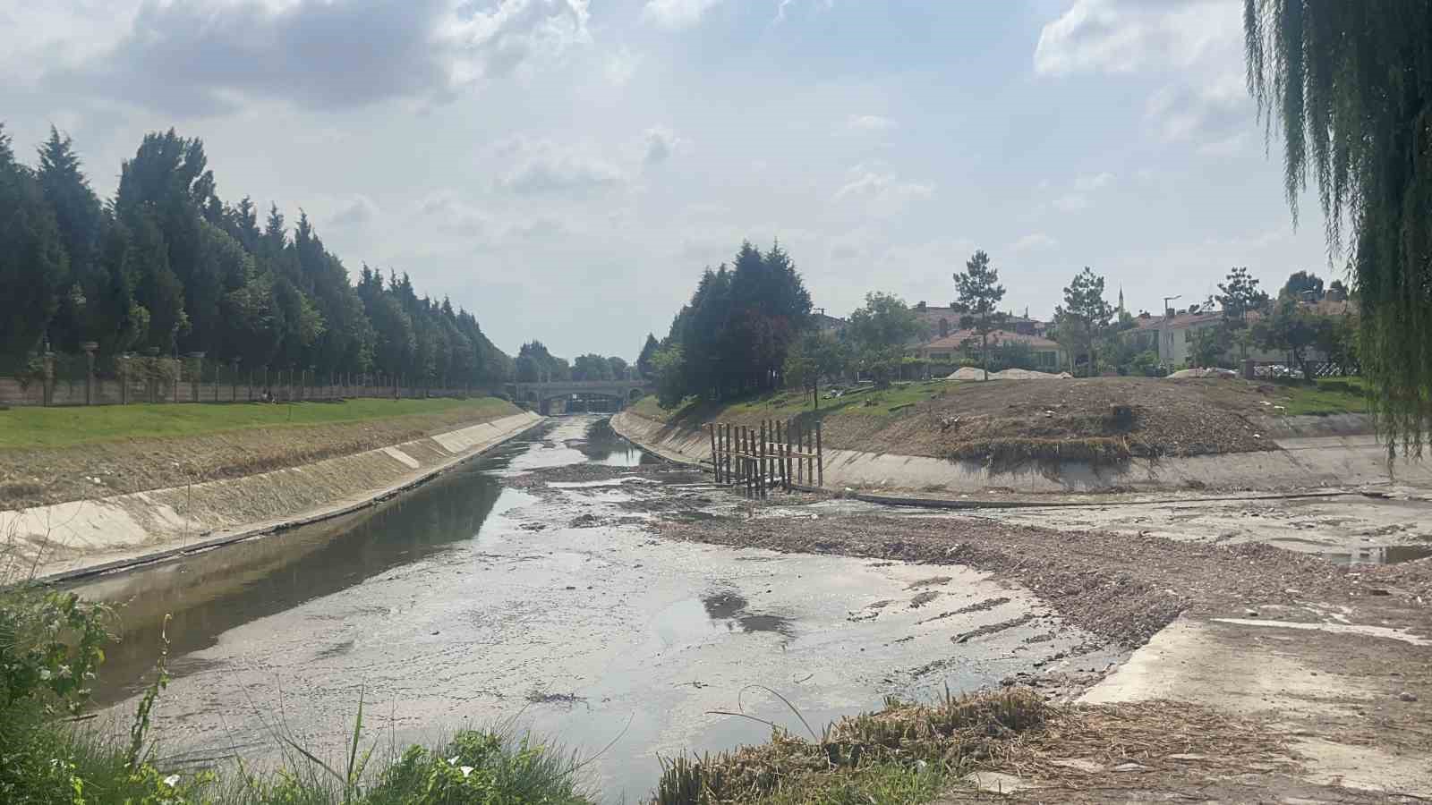 Porsuk Çayı’nın su seviyesi azaldı 