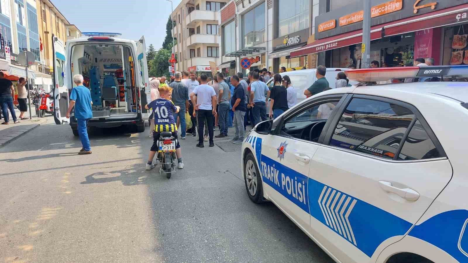 Yayaya çarpıp kaçtı, kadın sürücü peşine düştü 