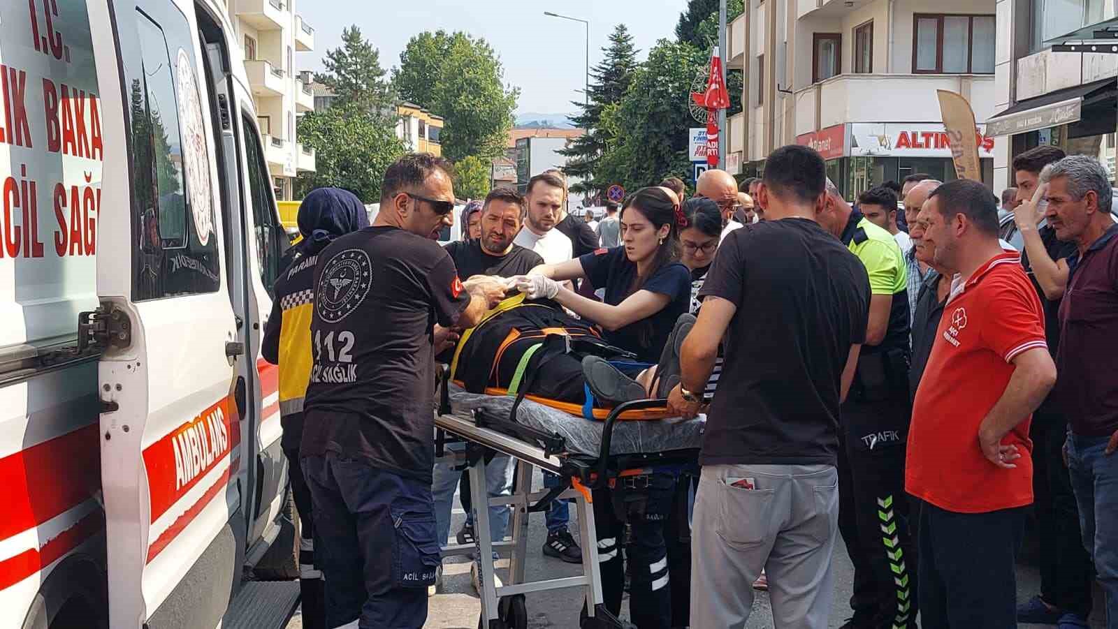 Yayaya çarpıp kaçtı, kadın sürücü peşine düştü 