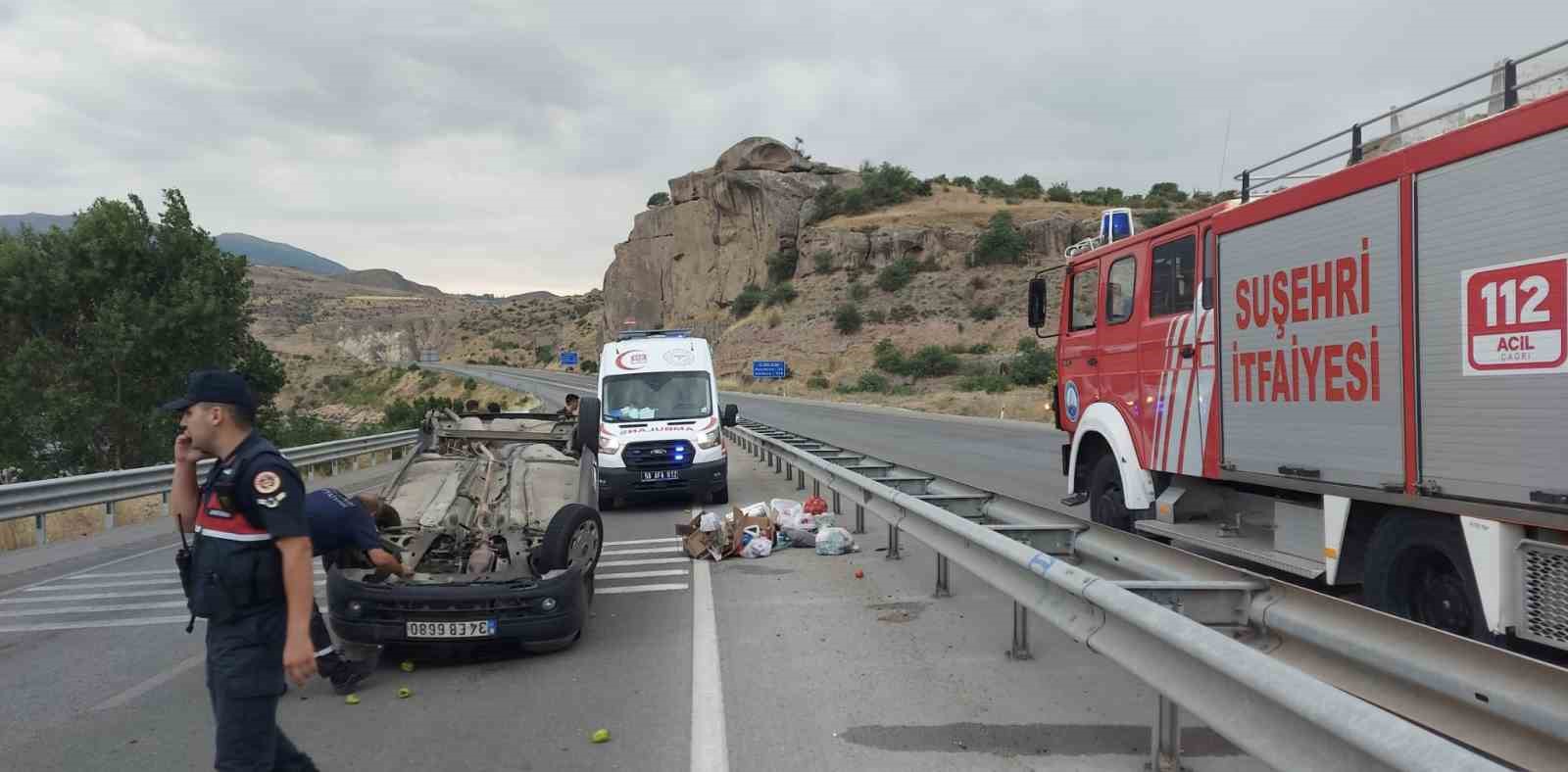 Lastiği kopan otomobil takla attı: 1 yaralı 