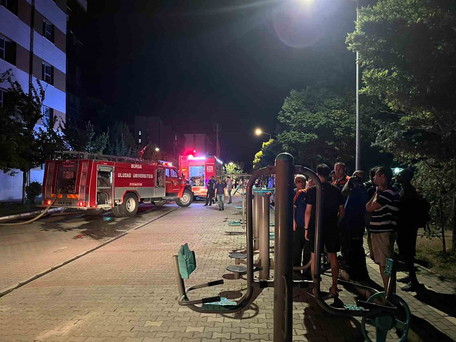 Bursa’da öğrenci yurdunda çıkan yangın söndürüldü 