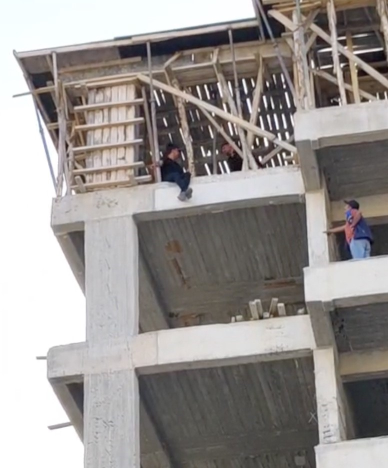 İntihara kalkışan genç, ekiplerin müdahalesiyle kurtarıldı 
