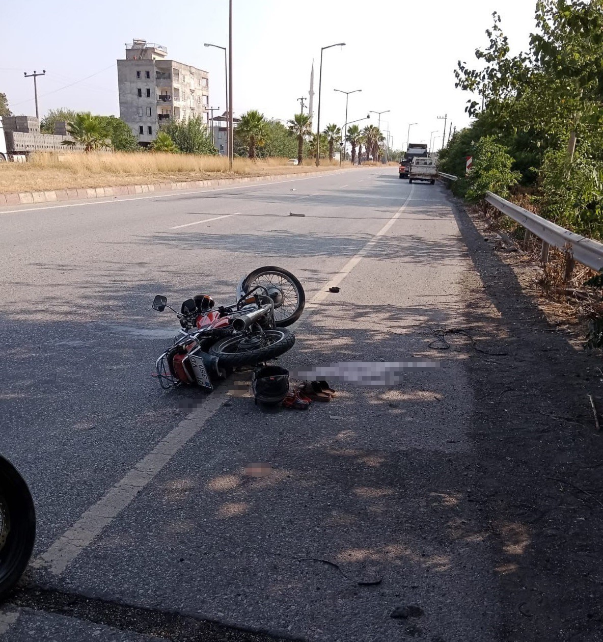 Tırla çarpışan motosikletteki 4 yaşındaki çocuk, 7 günlük yaşam mücadelesini kaybetti 