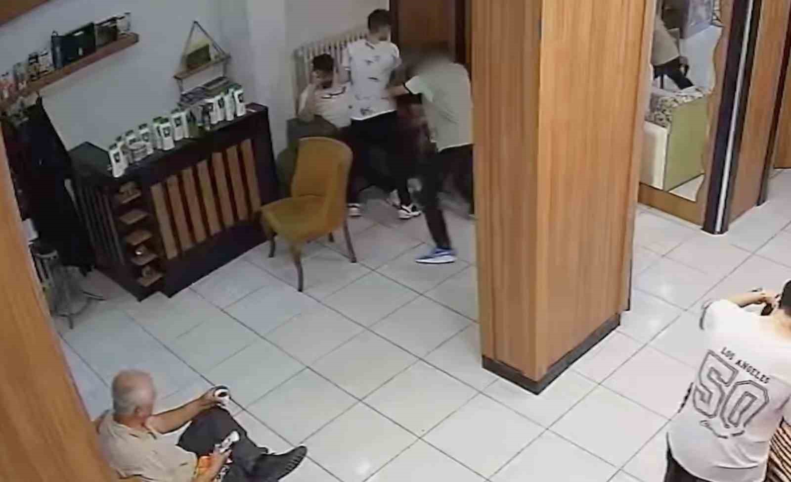 Çorum’da kuaför salonundaki silahlı saldırı kamerada 
