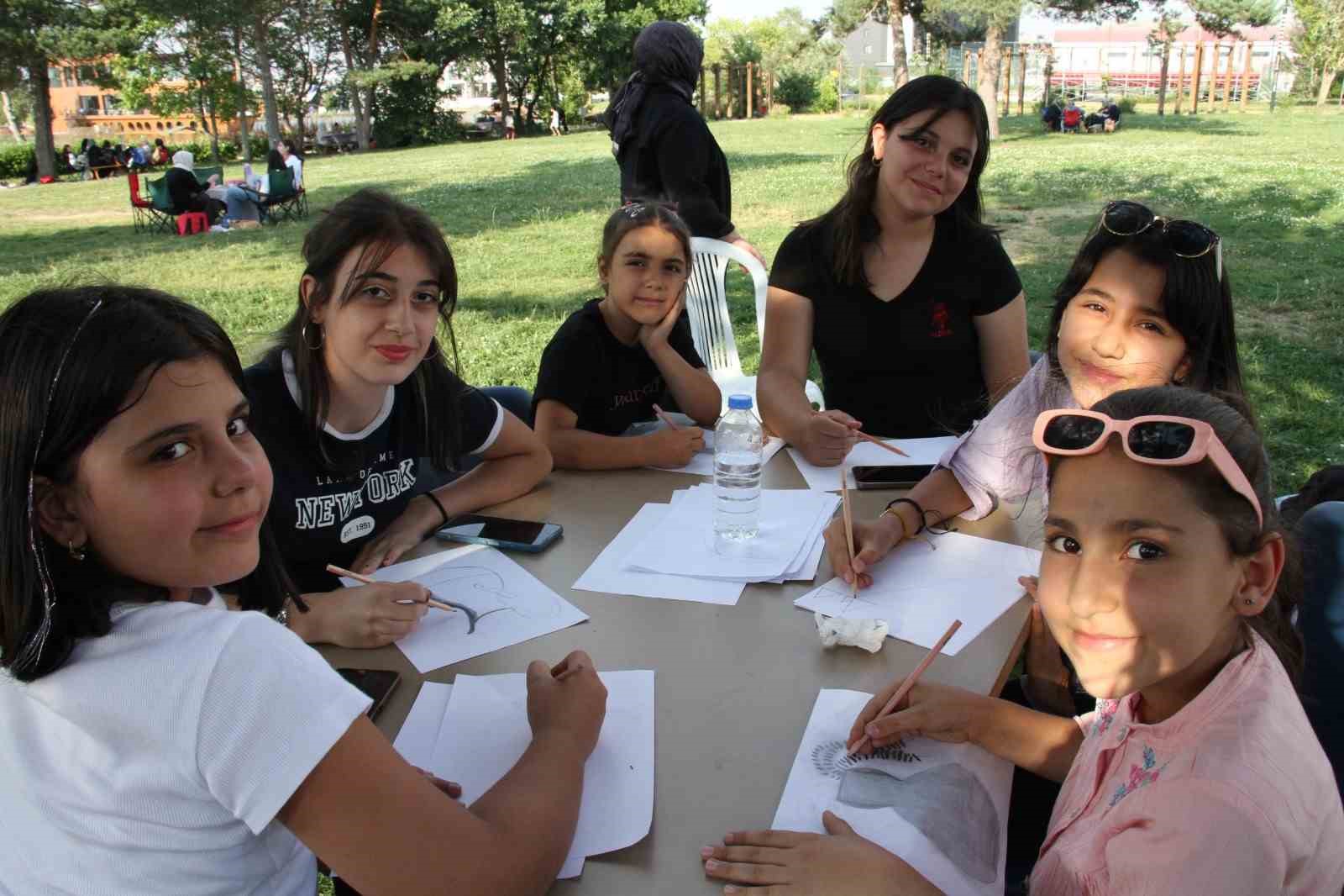 Erzurum GSİM Olimpiyat Parkına çadır gençlik merkezi kurdu 
