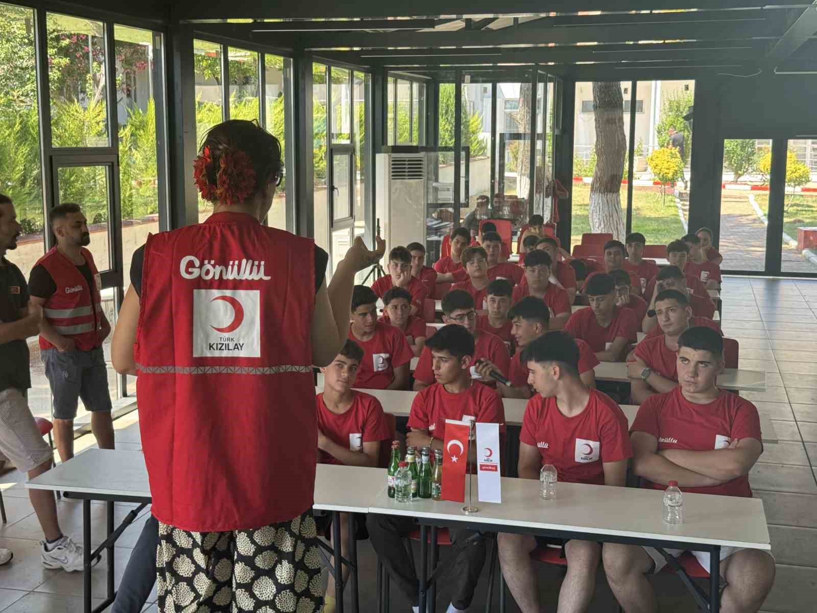Türk Kızılay, 53 ilden gençleri ağırlıyor 