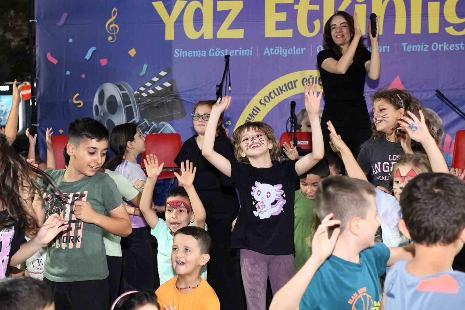 Yaz etkinliklerinde çocuklar ve aileler doyasıya eğlendi 