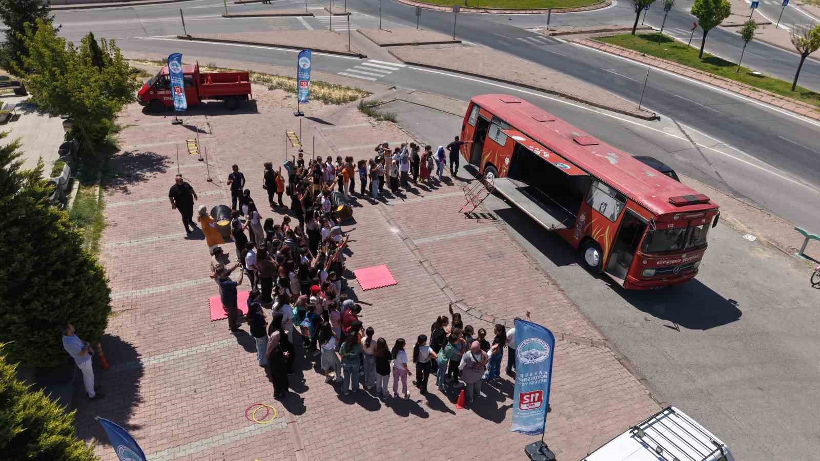 Öğrencilere afet güvenlik eğitimi verildi 