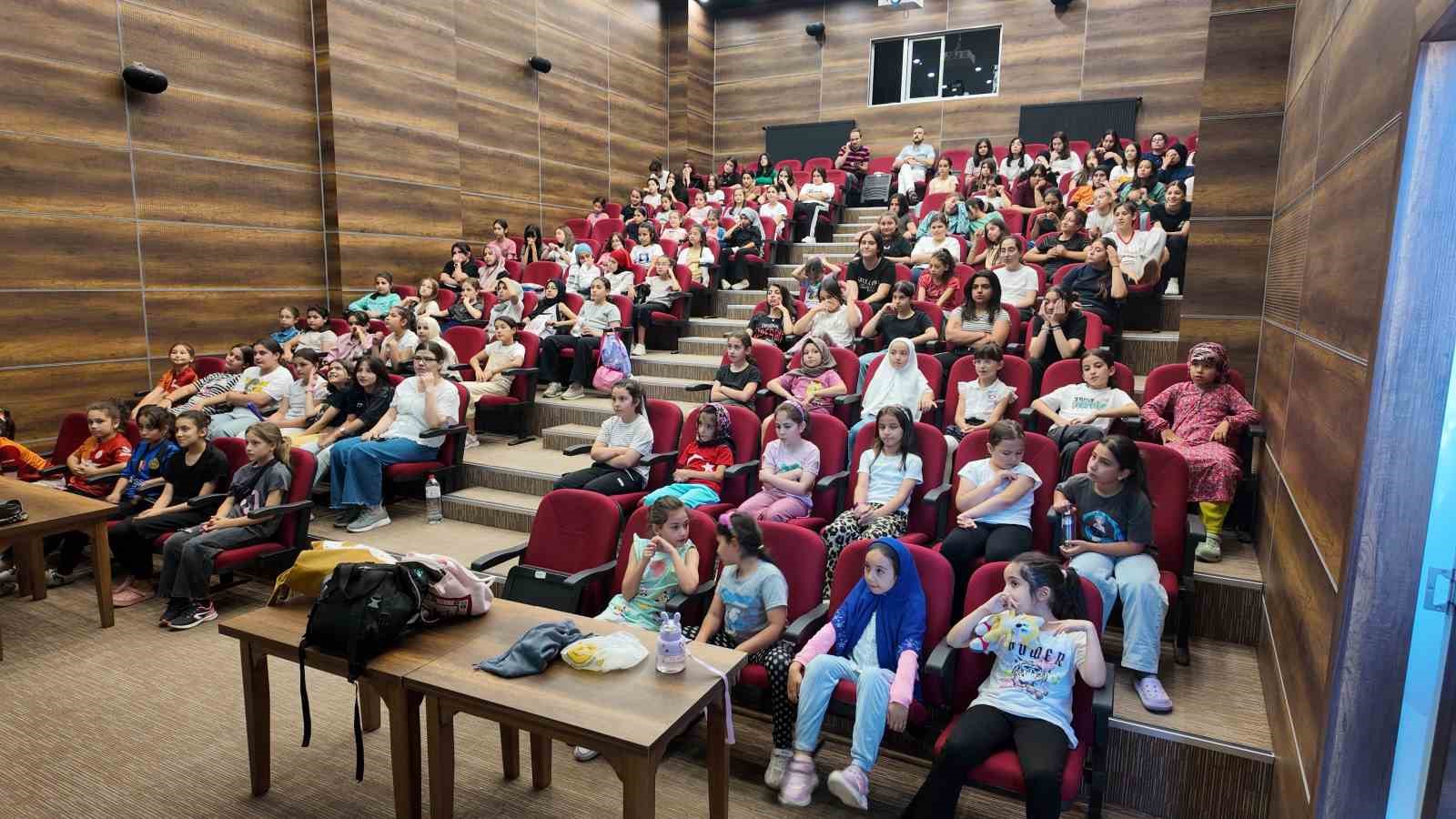 Öğrencilere afet güvenlik eğitimi verildi 