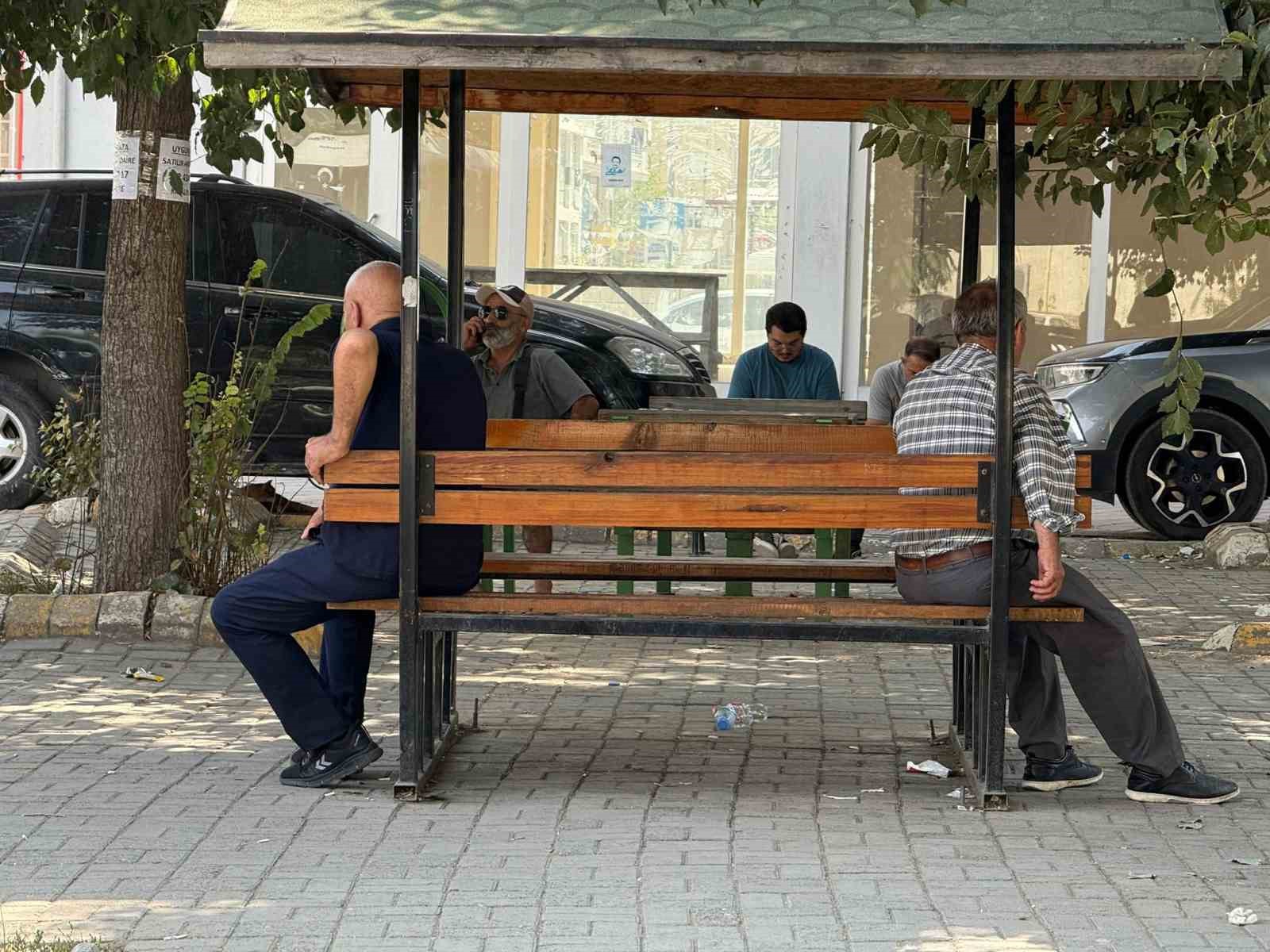Iğdır’da kavurucu sıcaklar etkili oldu, sokaklar boş kaldı 