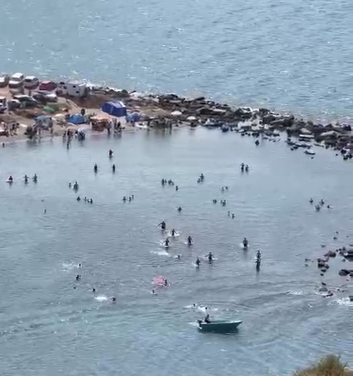 Boğulmak üzereyken son anda kurtarıldı: O anlar kamerada 