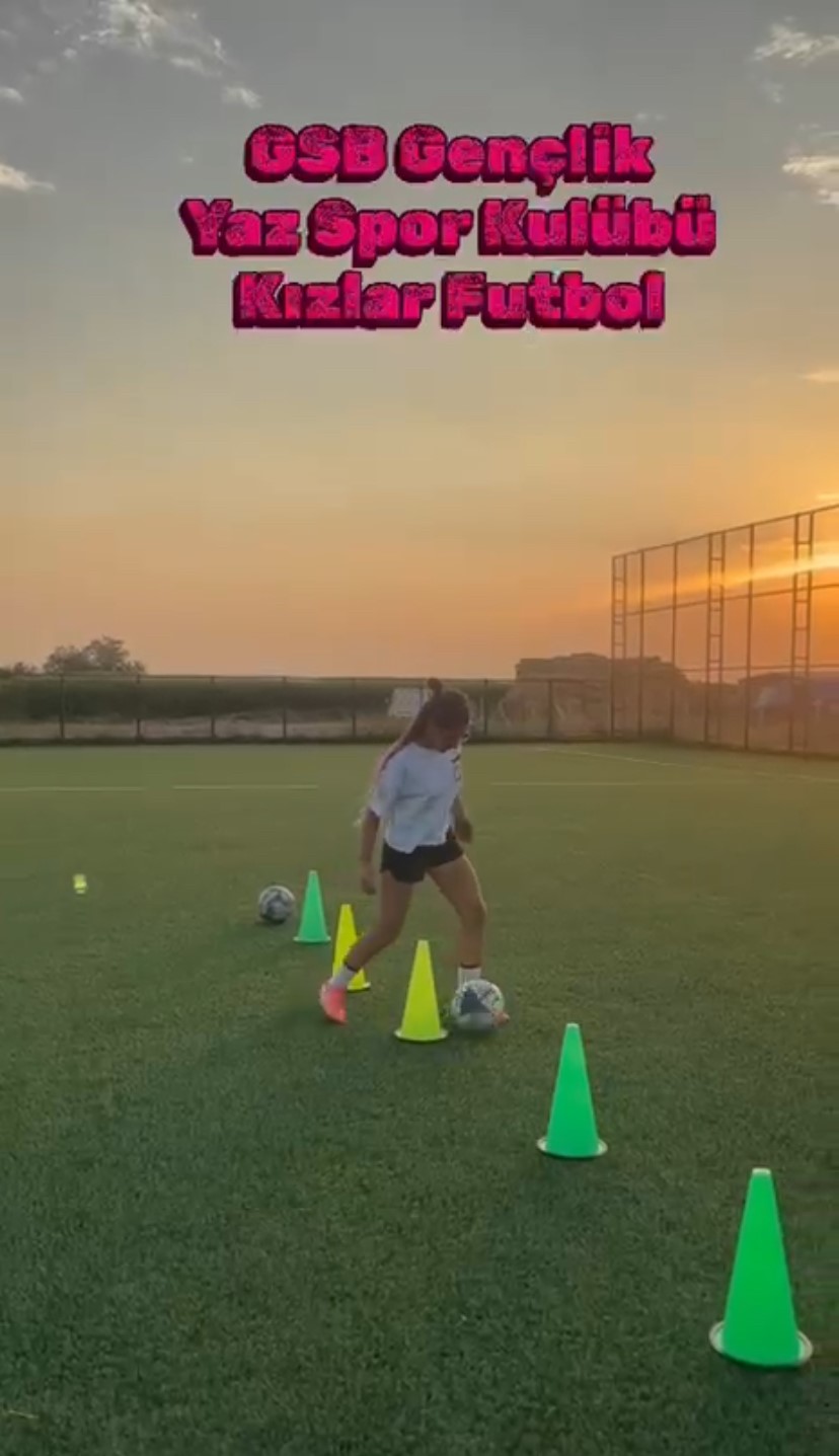 GSB Yaz Kulübü gençleri sporda birleştirdi 