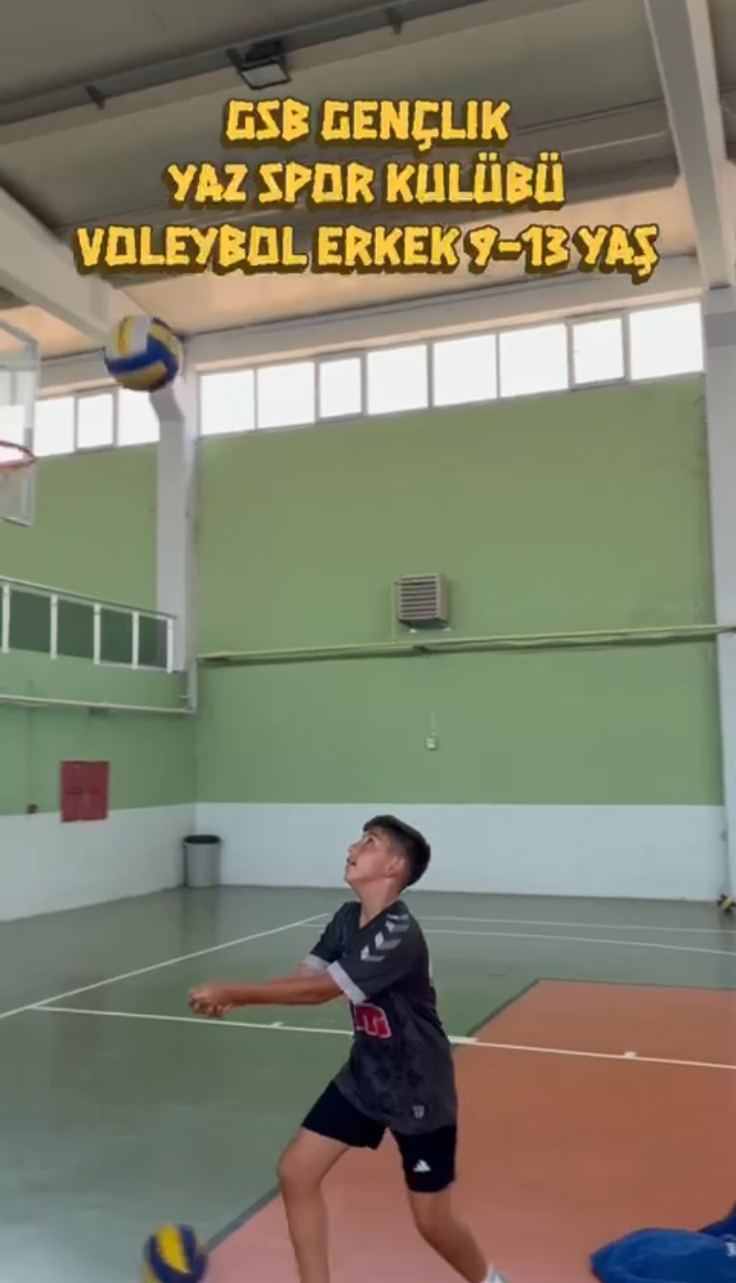 GSB Yaz Kulübü gençleri sporda birleştirdi 