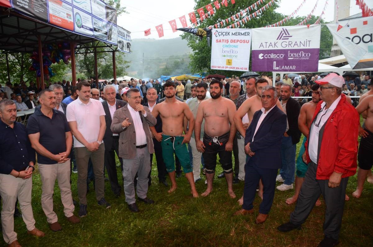 Sinop’ta 17. Güreş ve Keşkek Festivali’ne yoğun ilgi 