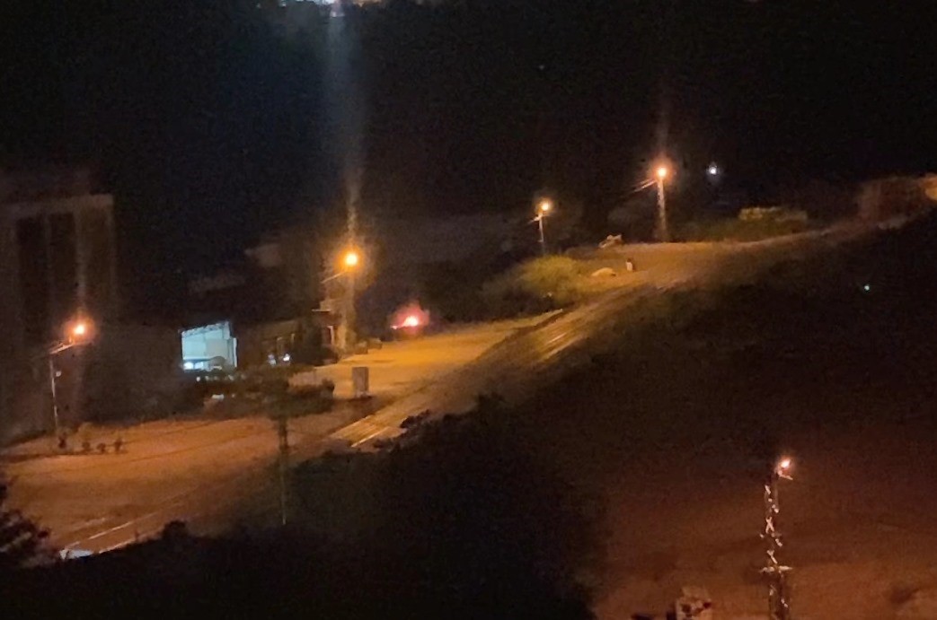 Ordu’da çöp konteynerinde çıkan yangın binaya sıçramadan söndürüldü 