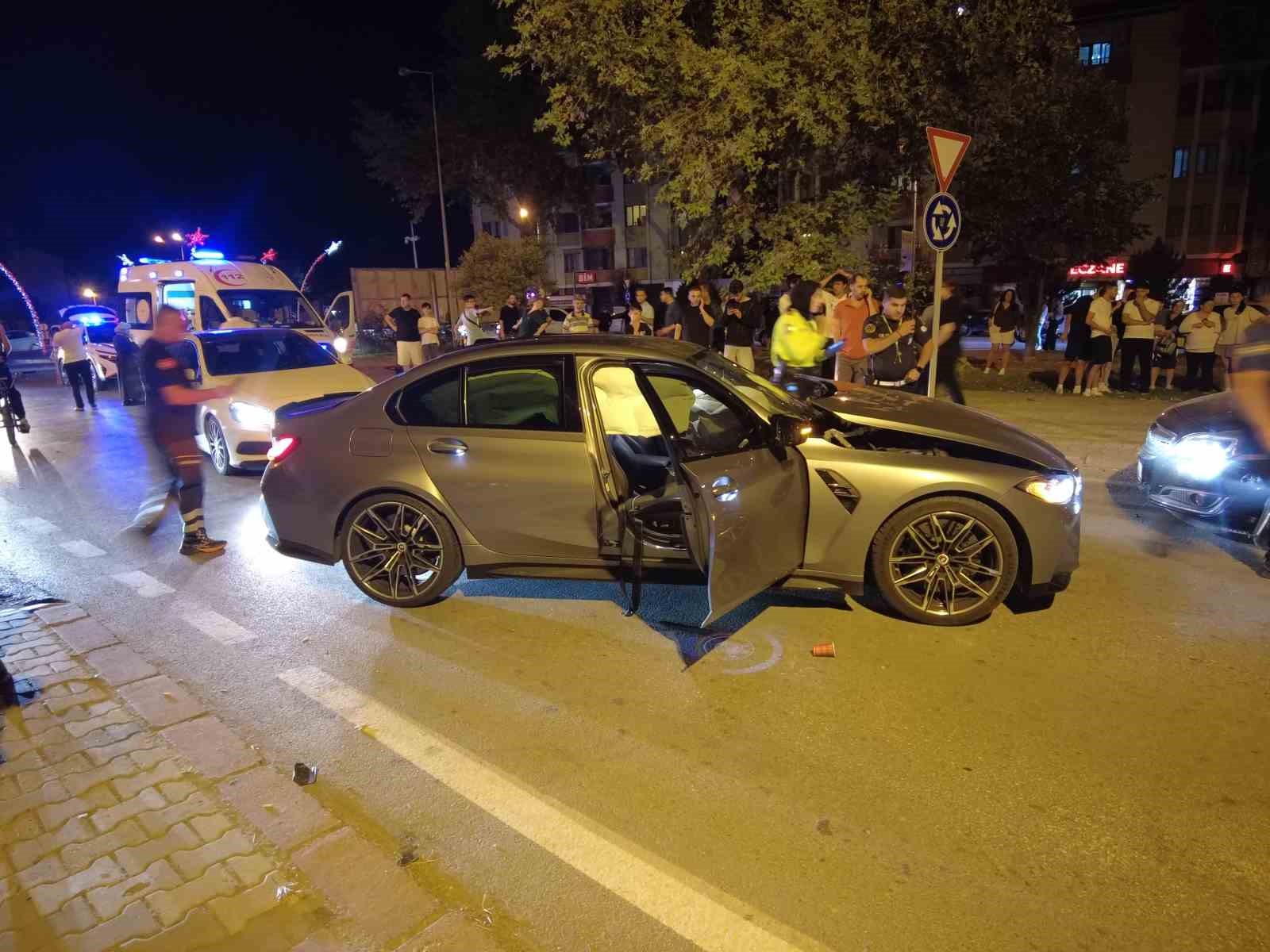 Edirne’de iki otomobil çarpıştı: 3 yaralı