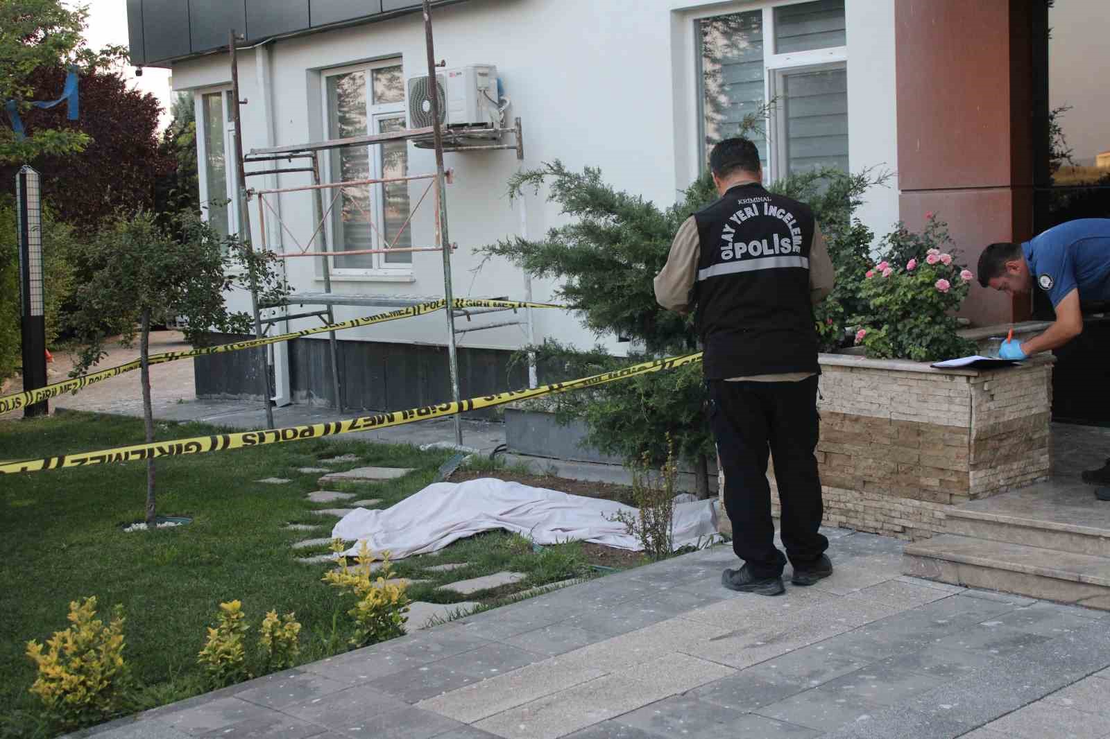 Süitte şüpheli ölüm 
