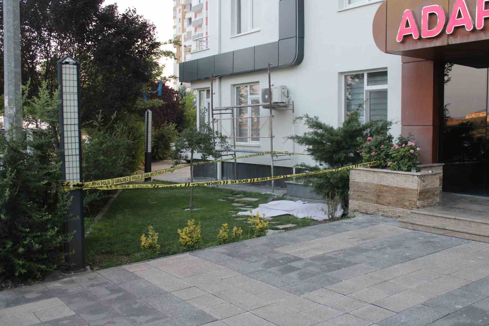 Süitte şüpheli ölüm 