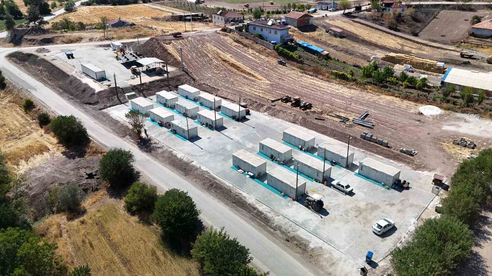 Yangın sonrası kurulan konteynır kentte rahat ve güvenli hayat 