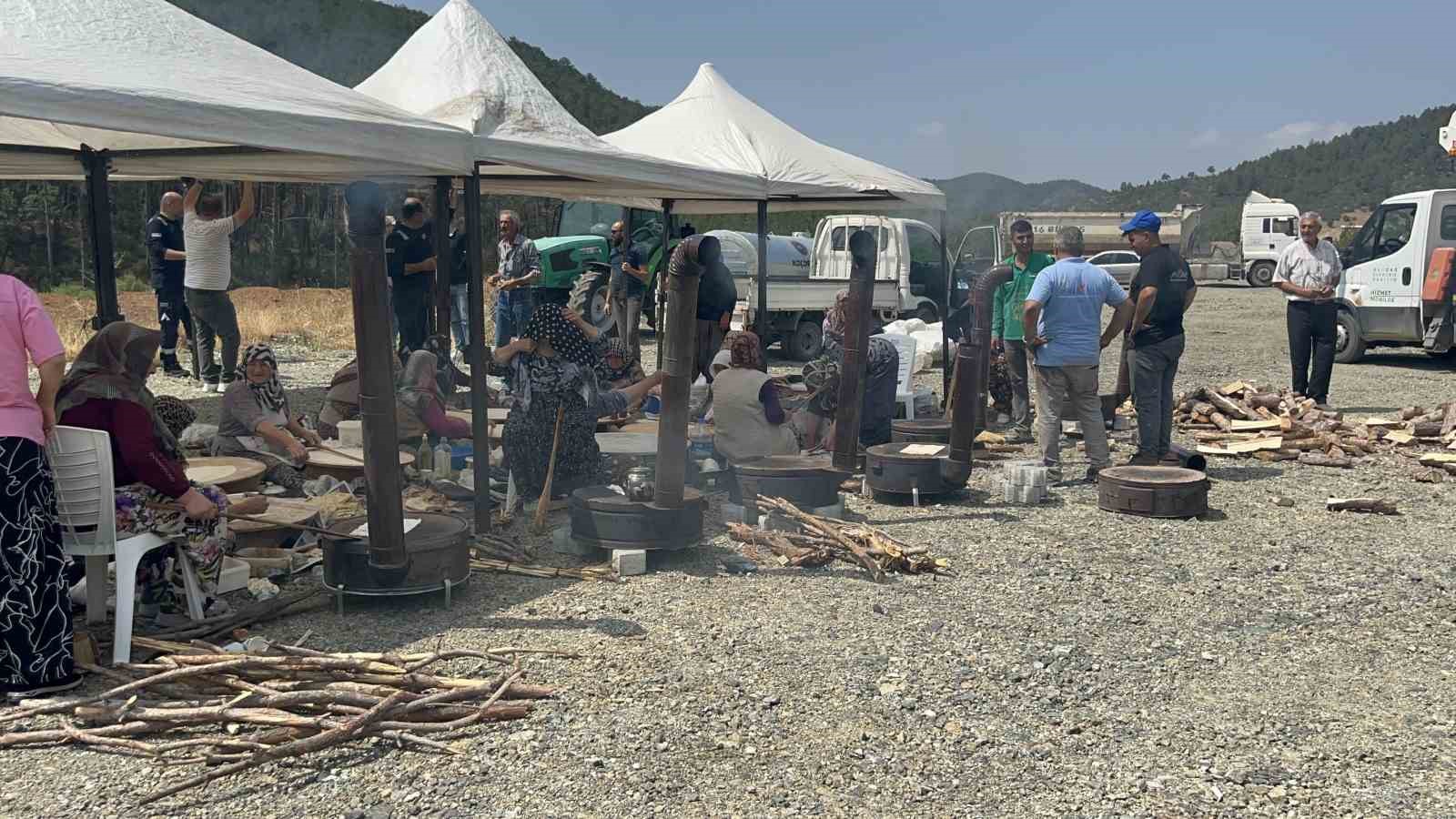 Kütahyalı kadınlar hayır kazanmak için birleşti 