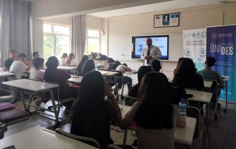 Liseli gençlere afet ve iklim bilinci aşılandı 