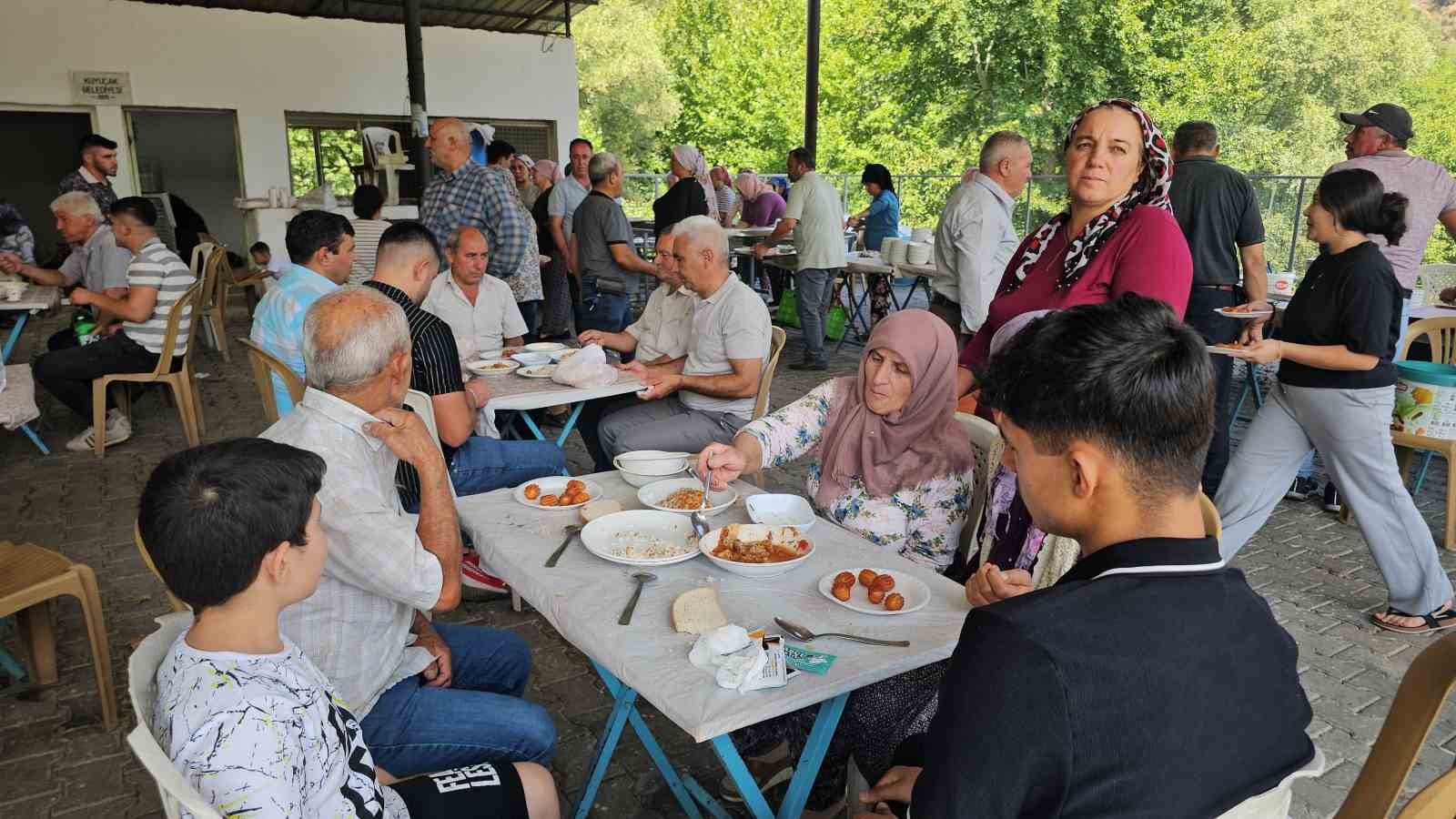 Mahalle sakinleri Geleneksel Köy Buluşması’nda bir araya geldi 