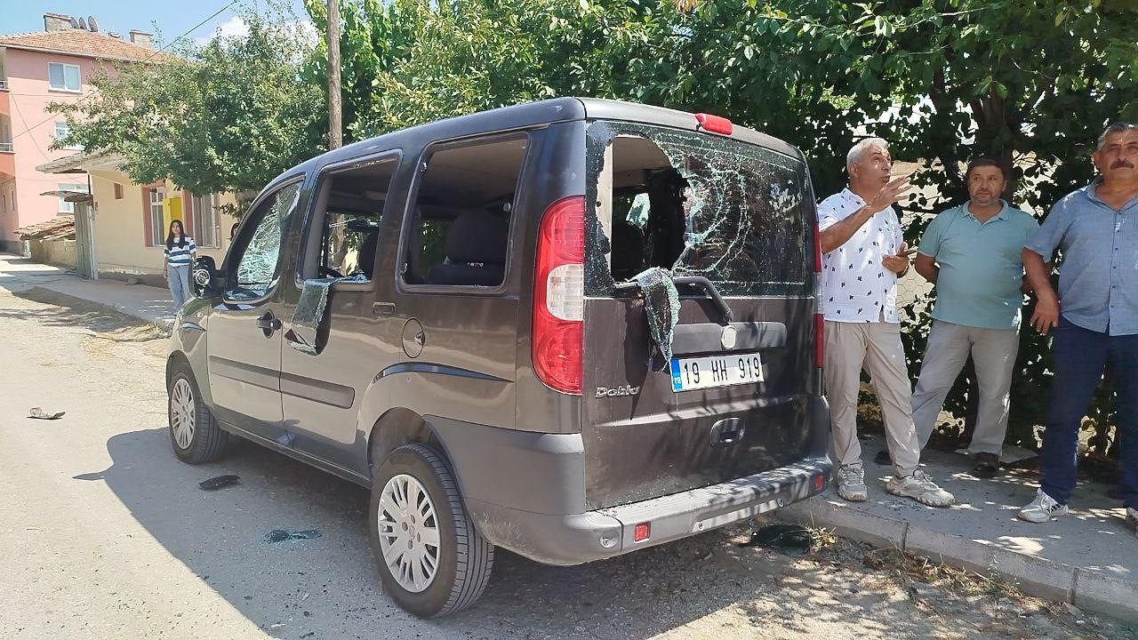 Park halindeki araca sopalı saldırı 