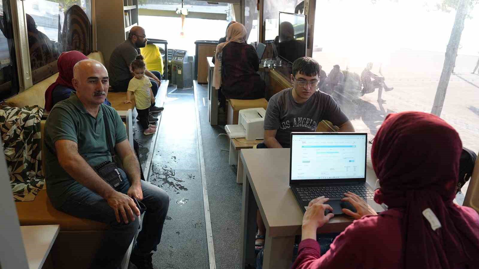 GençBüs’te YKS tercih maratonu 