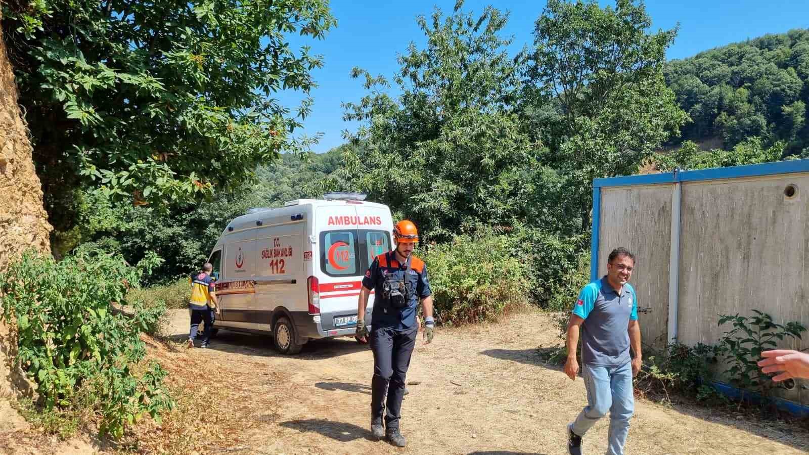 Yaşadığı dağlık alanda rahatsızlanan yaşlı kadın için ekipler seferber oldu 
