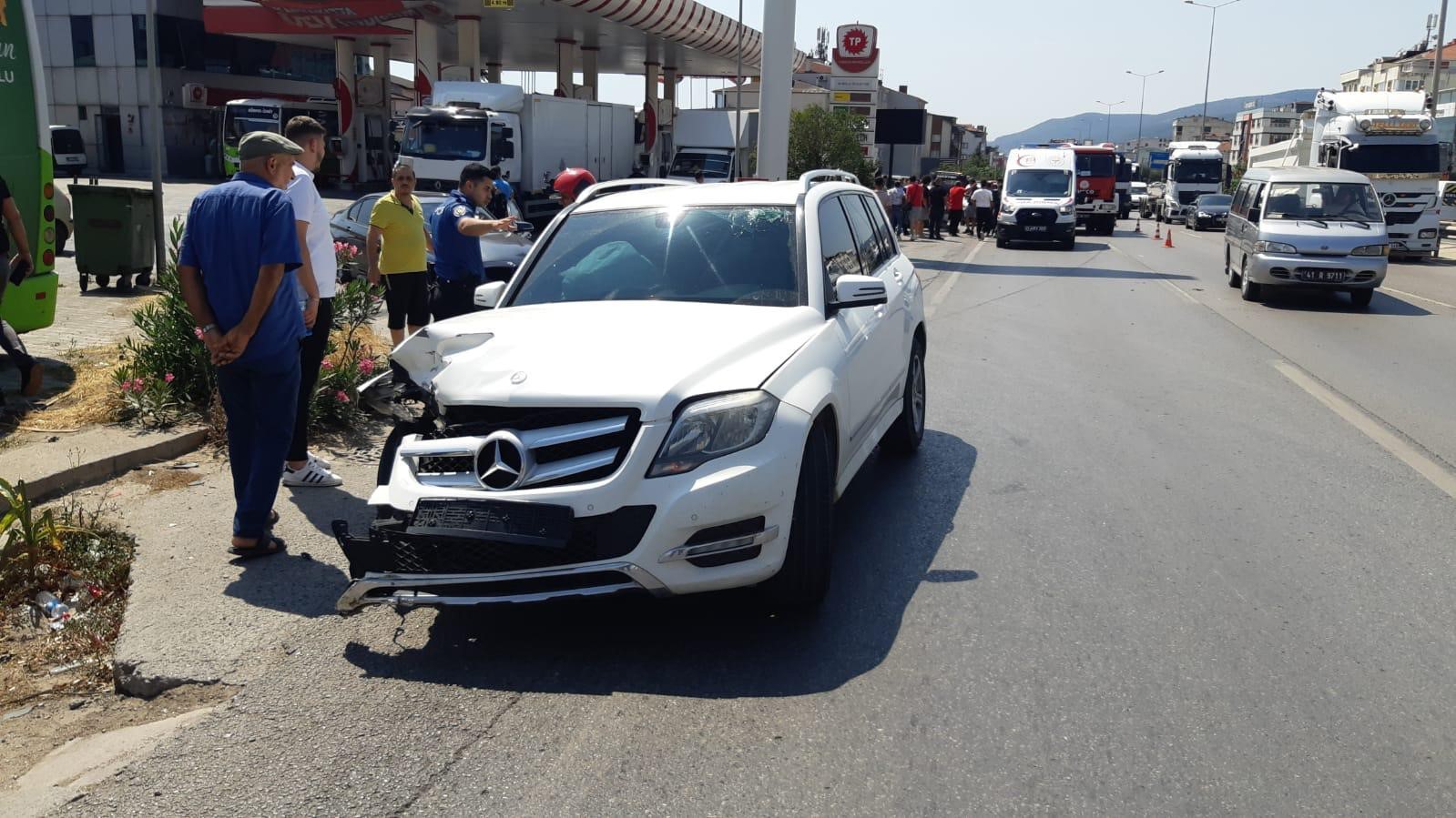 Kazada kontrolden çıkan otomobil akaryakıt istasyonunun duvarına çarptı: 1 yaralı 