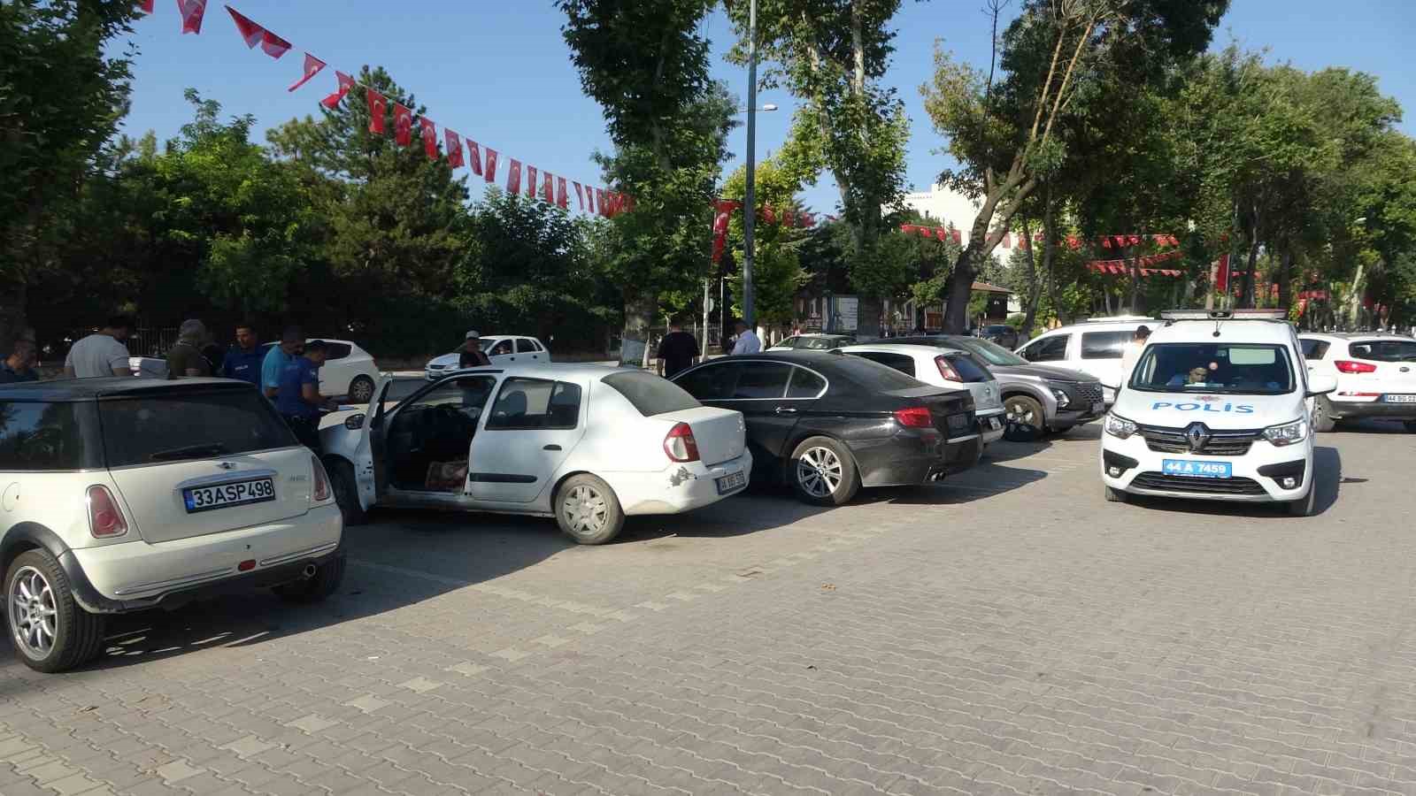 Malatya’da 70 yaşındaki adam park halindeki araçta ölü bulundu 