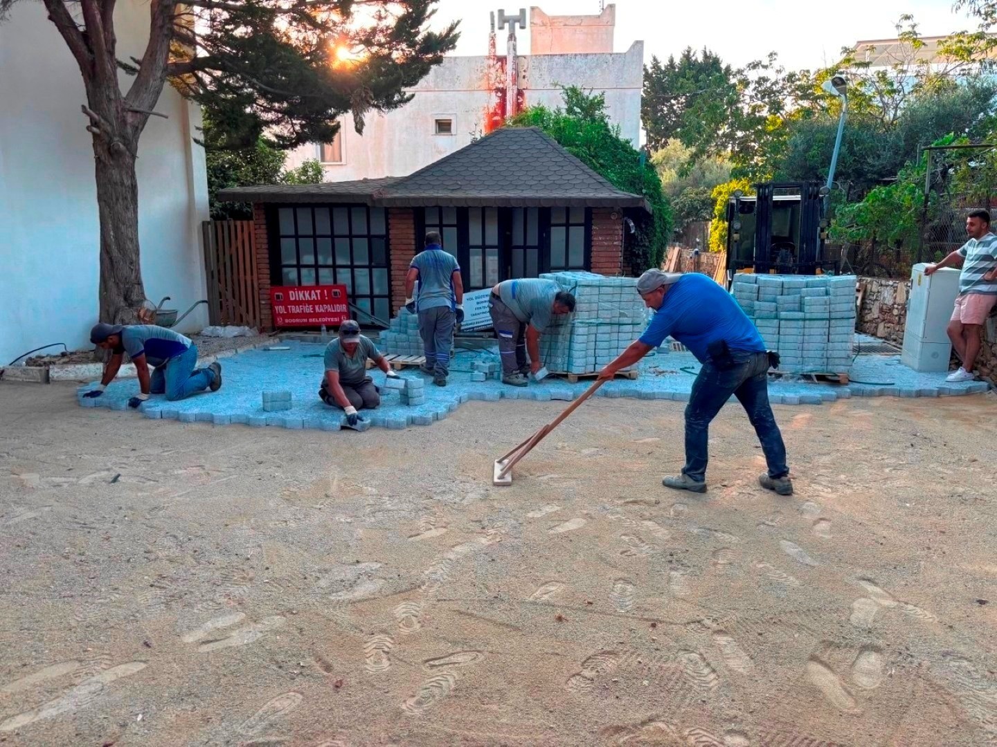 Bodrum’da yol bakım, onarım ve yenileme çalışmaları devam ediyor 