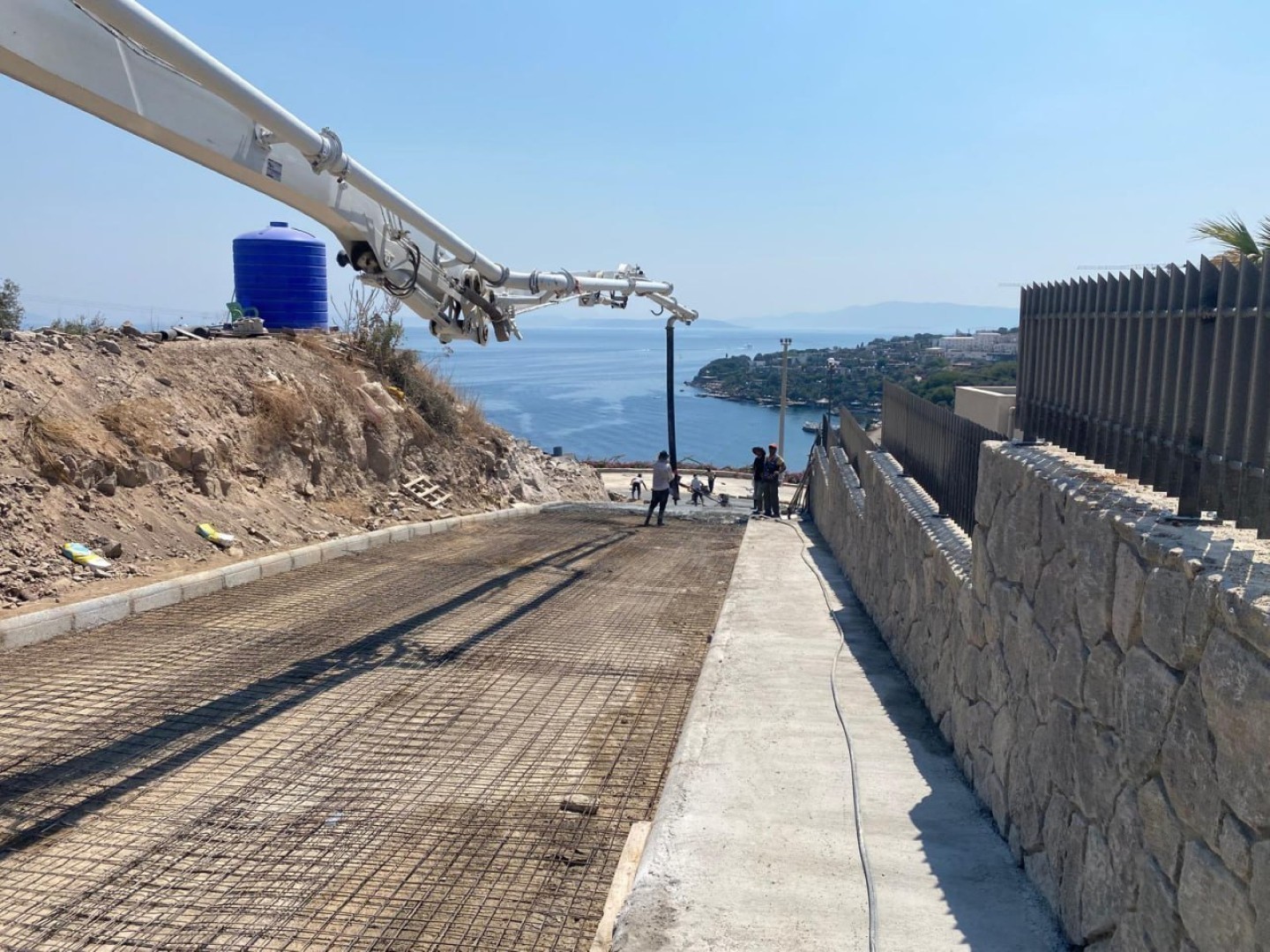 Bodrum’da yol bakım, onarım ve yenileme çalışmaları devam ediyor 