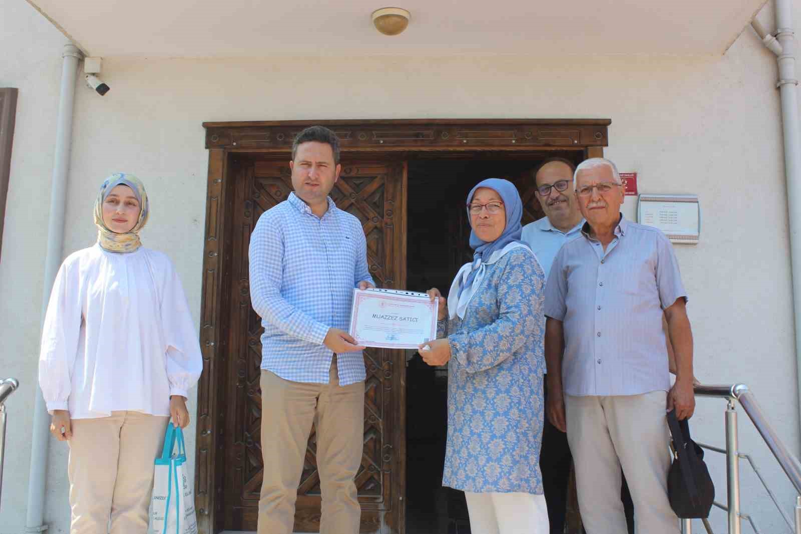 Türkeli’de bir vatandaş okuma sevgisiyle takdir topladı 