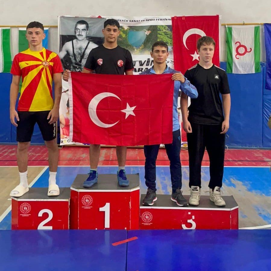 Elazığlı genç pehlivanlardan uluslararası başarı 